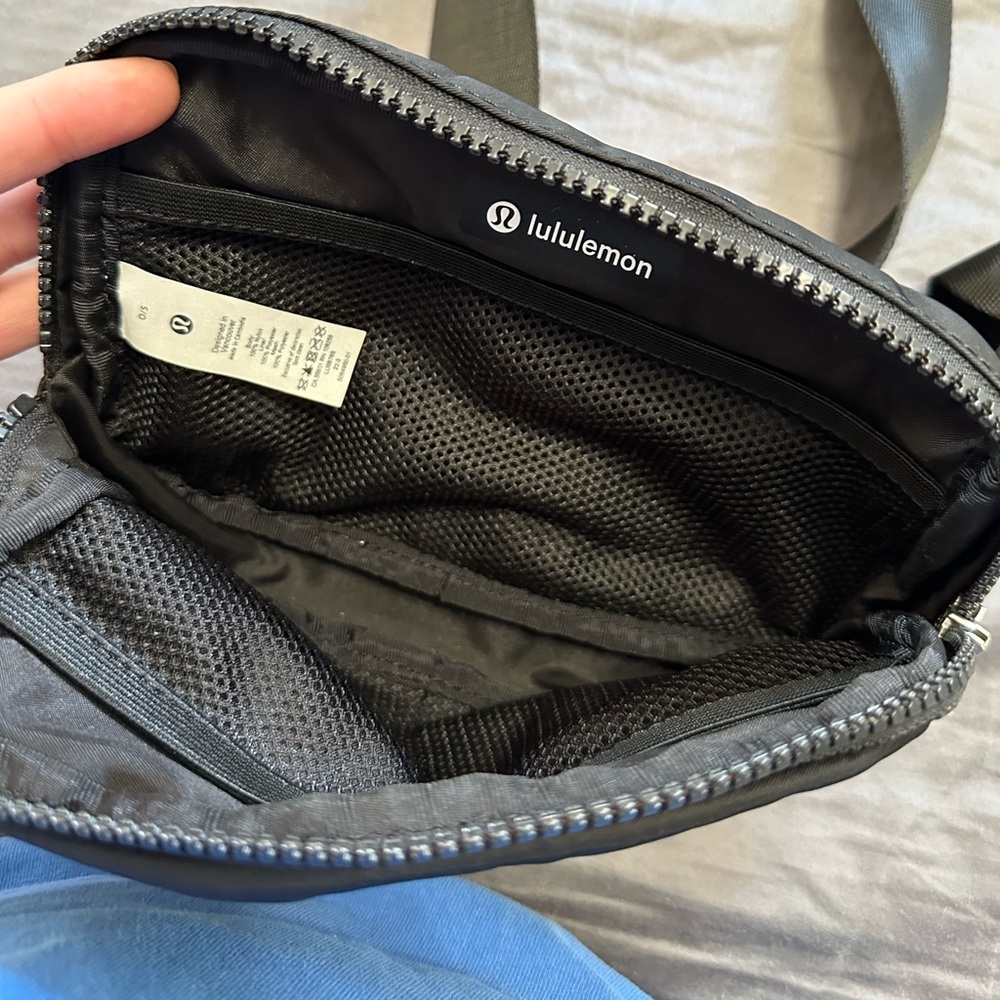 Lululemon belt bag - Picture 3 of 3